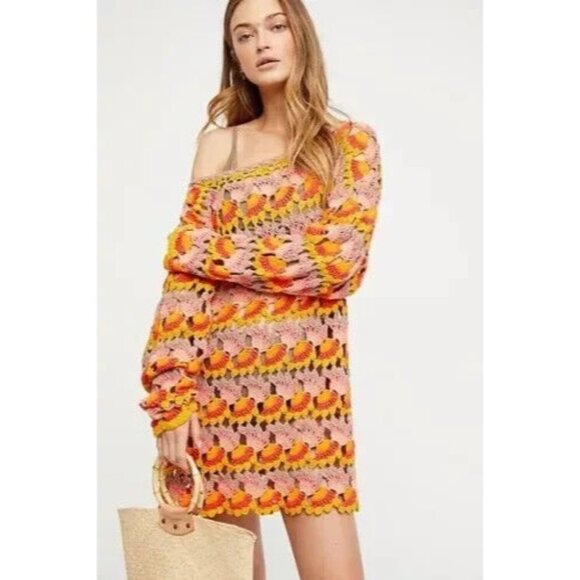 Free People Dresses & Skirts - Free People Dress RARE Fan Crochet Long Sleeve Tunic Coverup